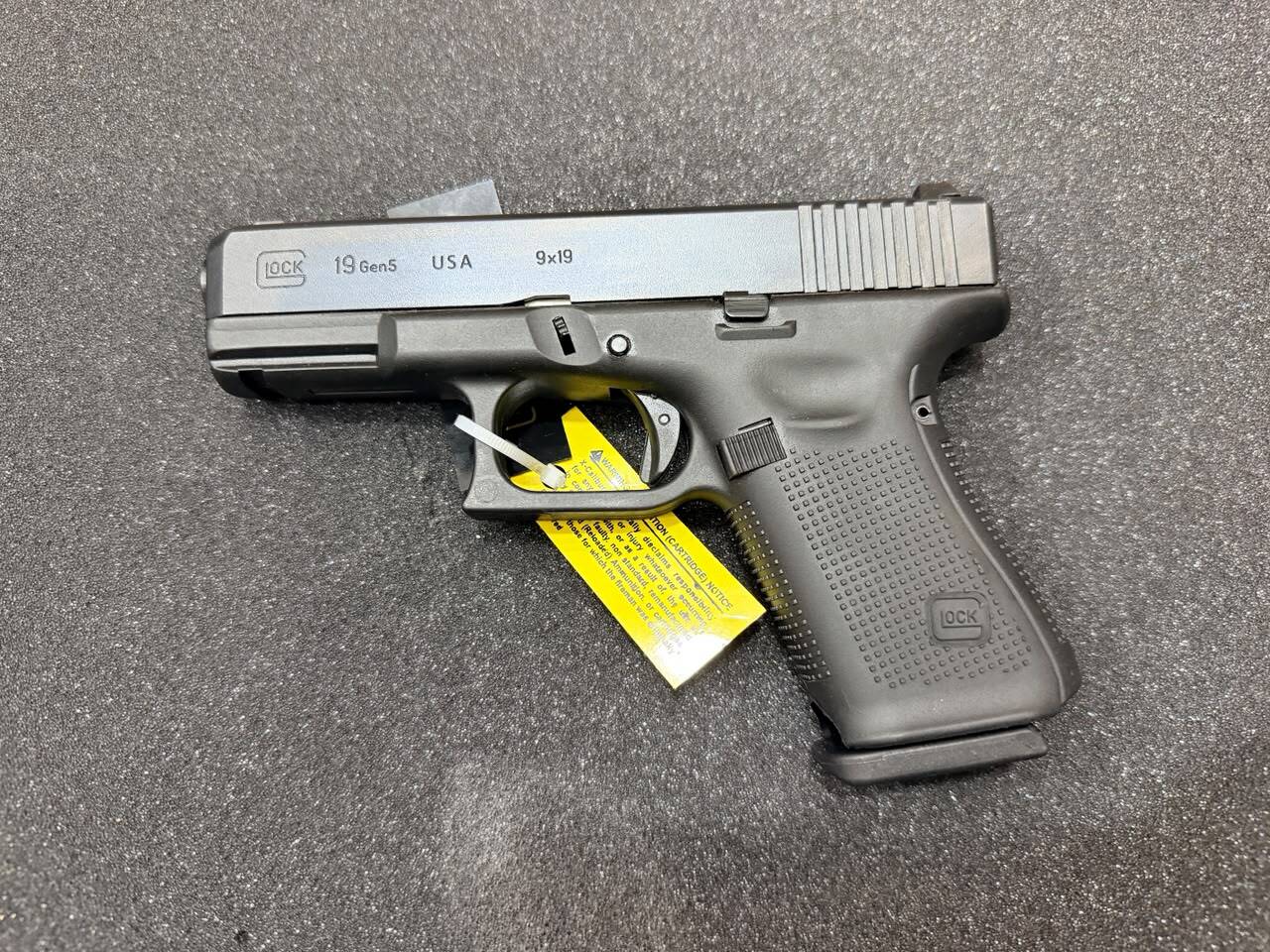 Glock 19 Gen 4 - Image 2